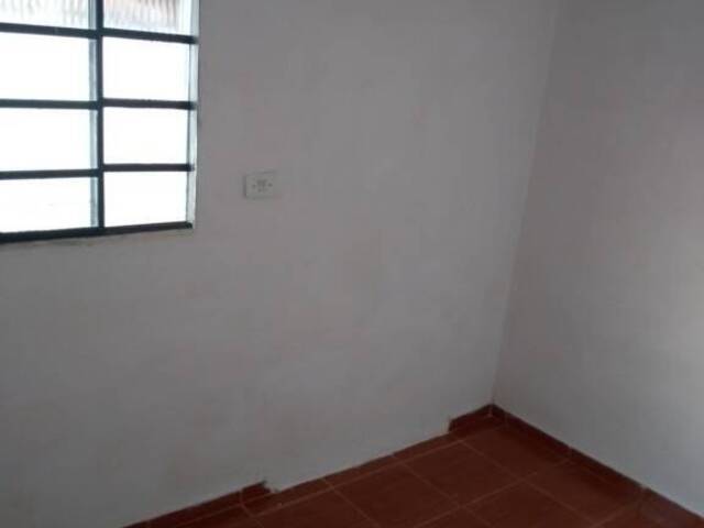 #6774 - Casa para Venda em Arapongas - PR - 3