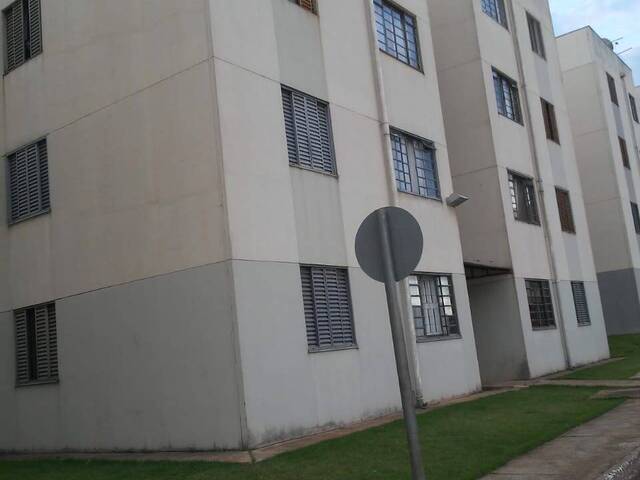 #9013 - Apartamento para Venda em Arapongas - PR