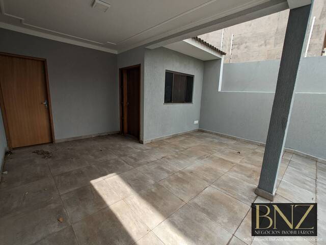 #6853 - Casa para Venda em Arapongas - PR - 3