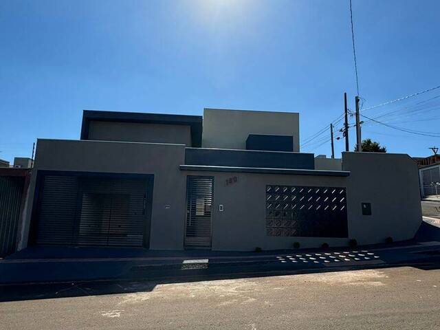 #9673 - Casa para Venda em Arapongas - PR - 1