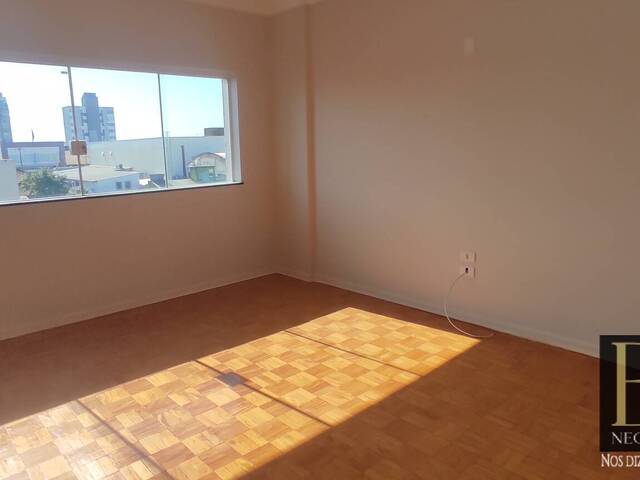 #6583 - Apartamento para Locação em Arapongas - PR