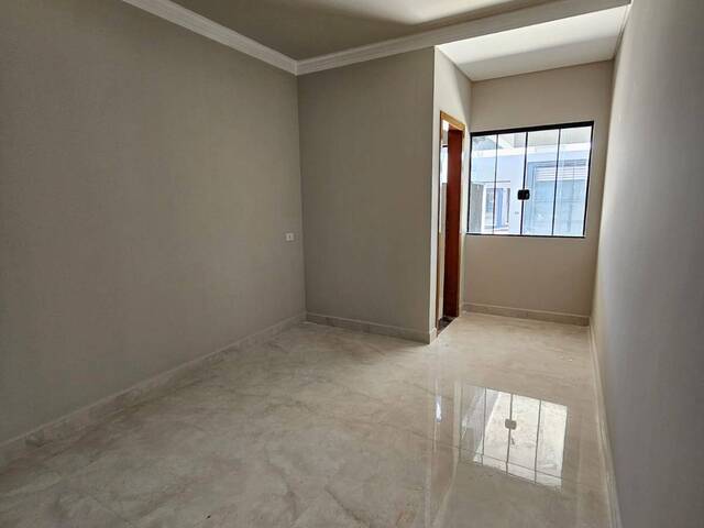 #8275 - Casa para Venda em Arapongas - PR - 2