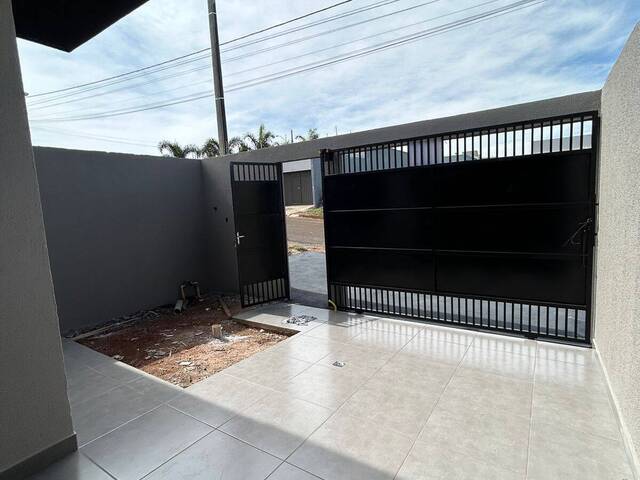 #9879 - Casa para Venda em Arapongas - PR - 2