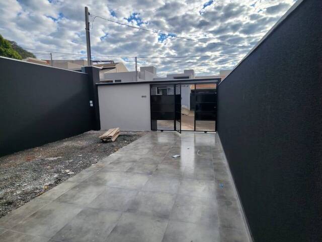 #10205 - Casa para Venda em Arapongas - PR - 2