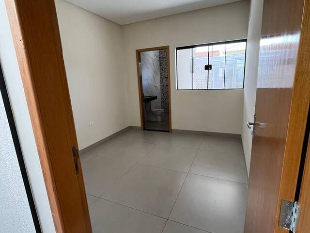#10037 - Casa para Venda em Arapongas - PR - 3