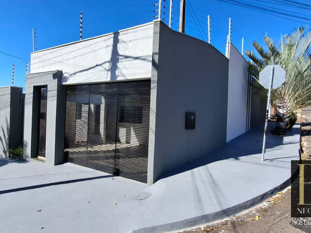 #10228 - Casa para Venda em Arapongas - PR - 2