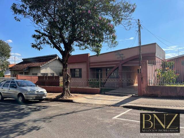 #10243 - Casa para Venda em Arapongas - PR - 2