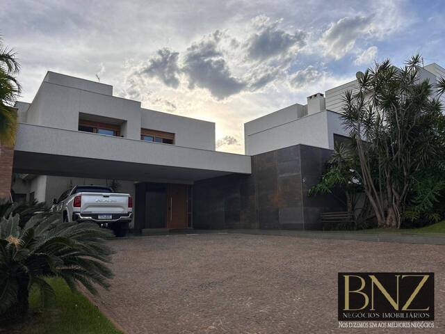 #10392 - Casa para Venda em Arapongas - PR - 2