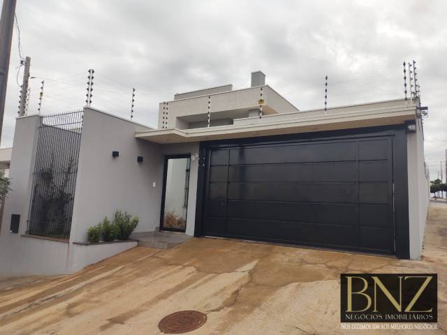 #10395 - Casa para Venda em Apucarana - PR - 1