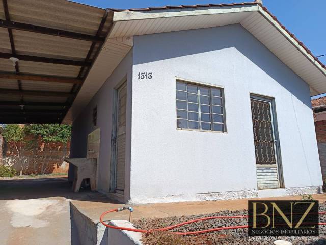 #10441 - Casa para Venda em Arapongas - PR - 2