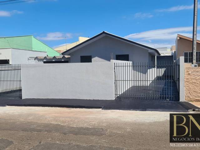 #10451 - Casa para Venda em Arapongas - PR - 2