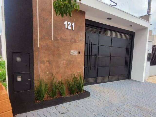 #10505 - Casa para Venda em Arapongas - PR - 2