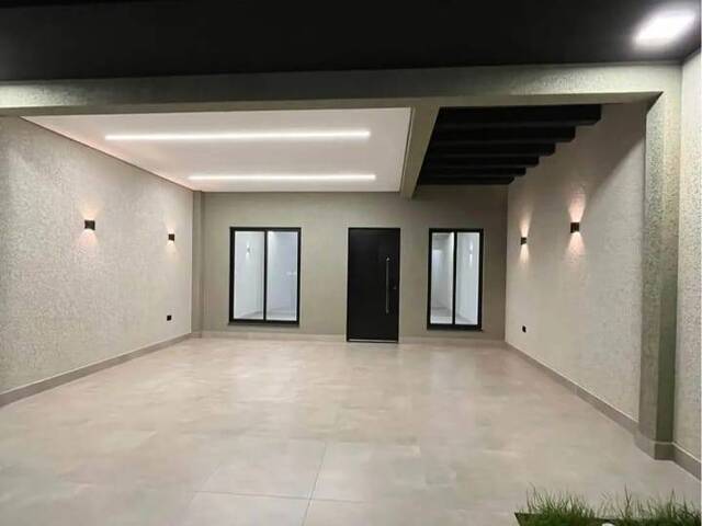 #10549 - Casa para Venda em Arapongas - PR - 2