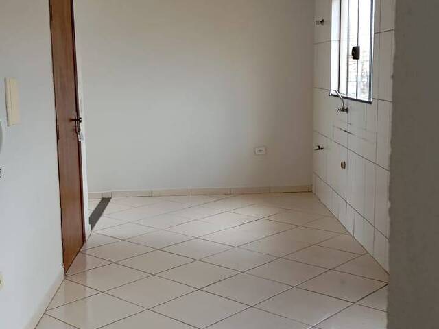 #10556 - Apartamento para Locação em Arapongas - PR