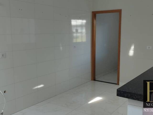 #10563 - Casa para Venda em Arapongas - PR - 3