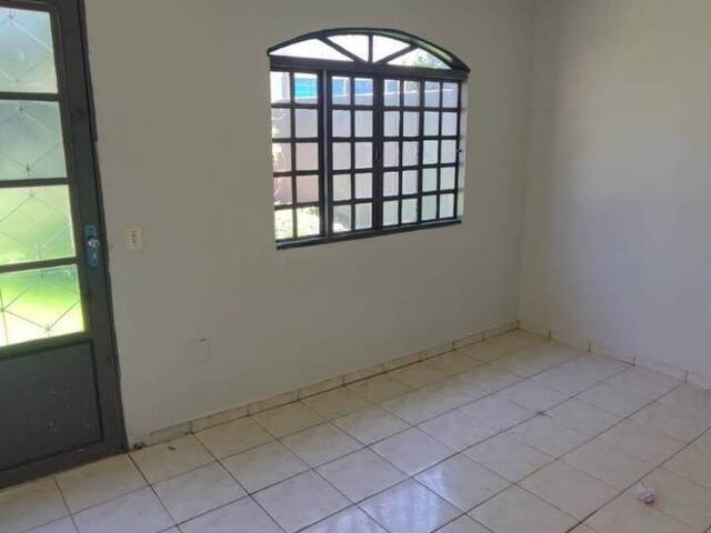 #10577 - Casa para Locação em Arapongas - PR