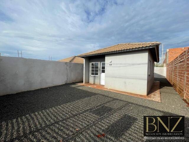 #10601 - Casa para Venda em Arapongas - PR - 2