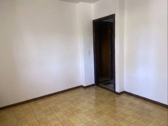 #10697 - Casa para Venda em Arapongas - PR - 3