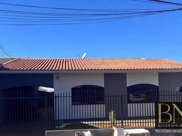 #10723 - Casa para Venda em Arapongas - PR - 1