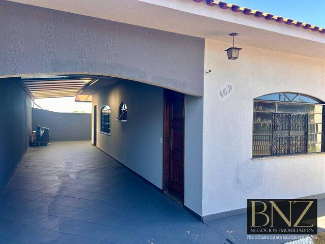 #10723 - Casa para Venda em Arapongas - PR - 2