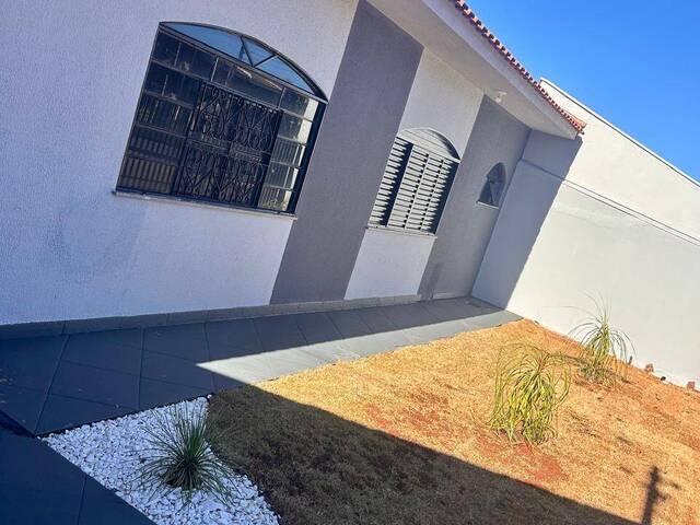 #10723 - Casa para Venda em Arapongas - PR - 3