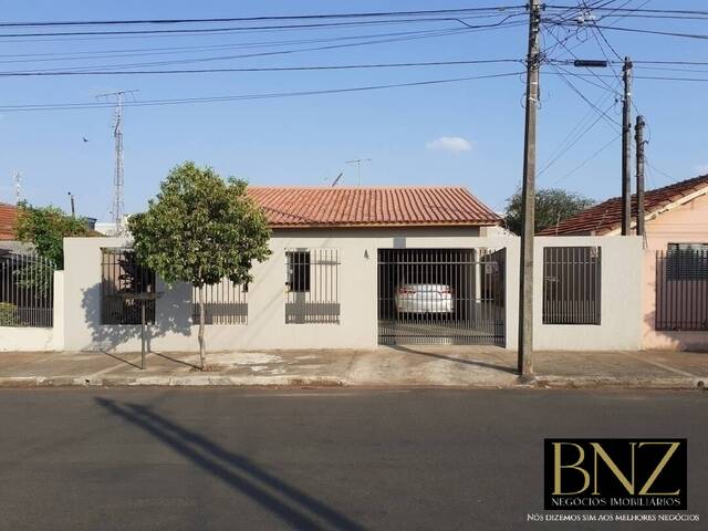 #7884 - Casa para Venda em Arapongas - PR - 2