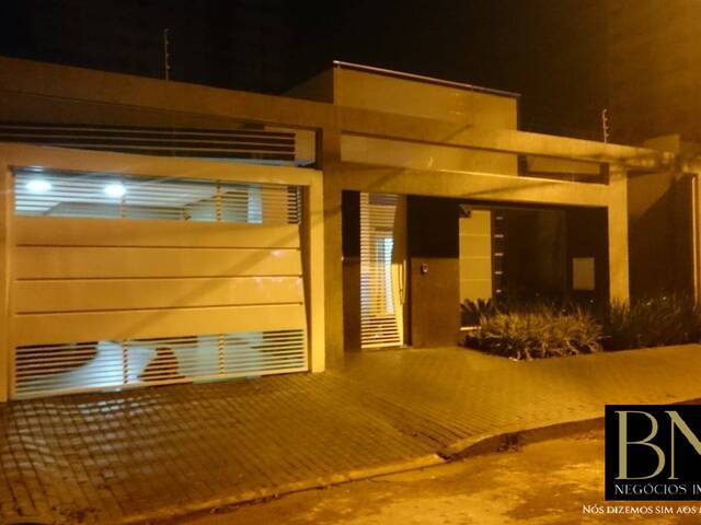 #8233 - Casa para Venda em Arapongas - PR