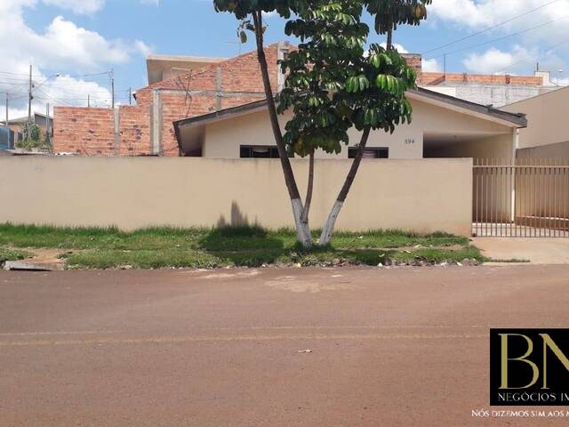 #8300 - Casa para Venda em Arapongas - PR - 2