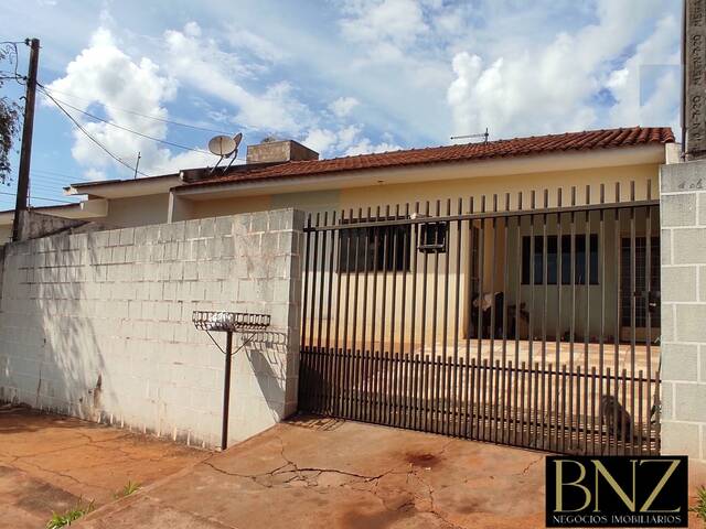 #8302 - Casa para Venda em Arapongas - PR - 1