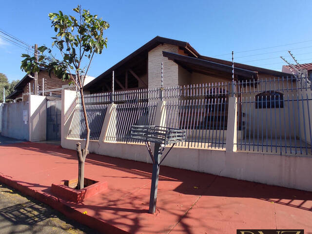 #8537 - Casa para Venda em Arapongas - PR - 2