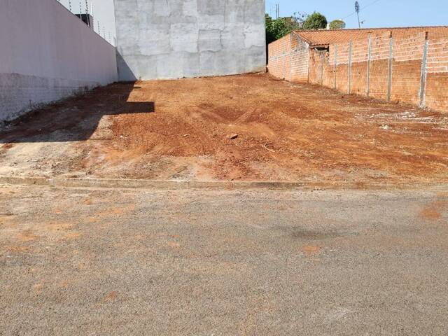 #8595 - Terreno para Venda em Arapongas - PR - 1