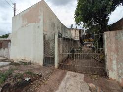 #8933 - Casa para Venda em Arapongas - PR - 1